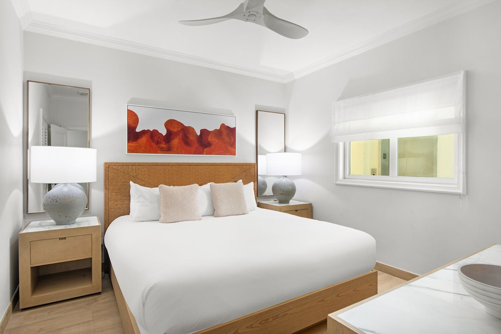 Deluxe Suite, 1 Bedroom, Partial Ocean View (Recently Renovated) - Photo 1