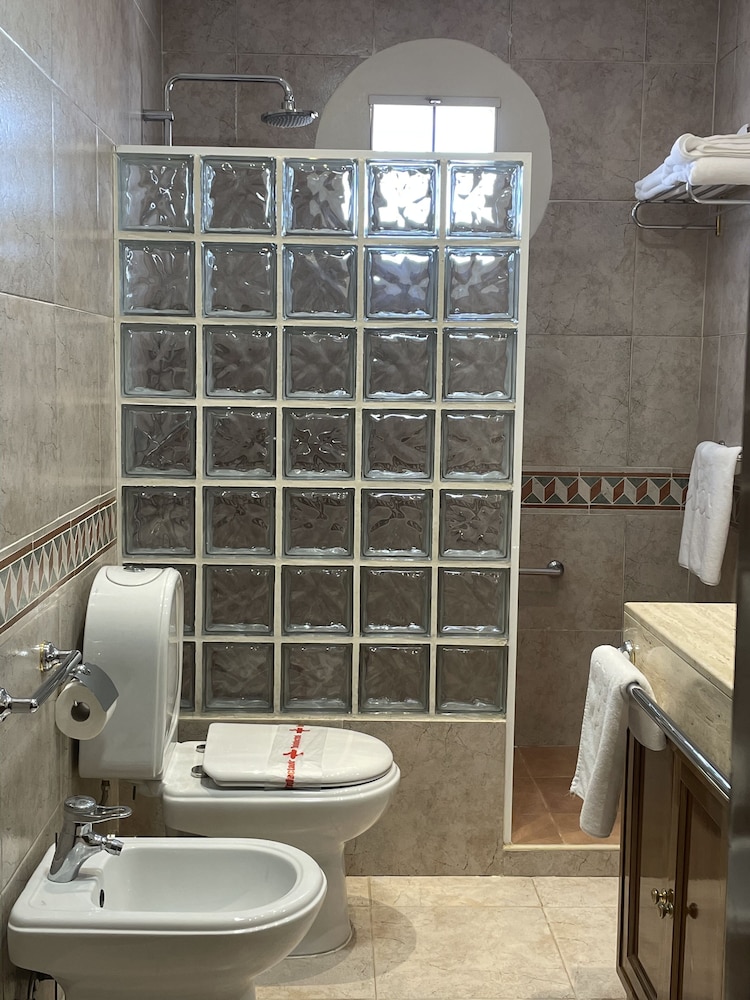 Royal Suite - Photo 14