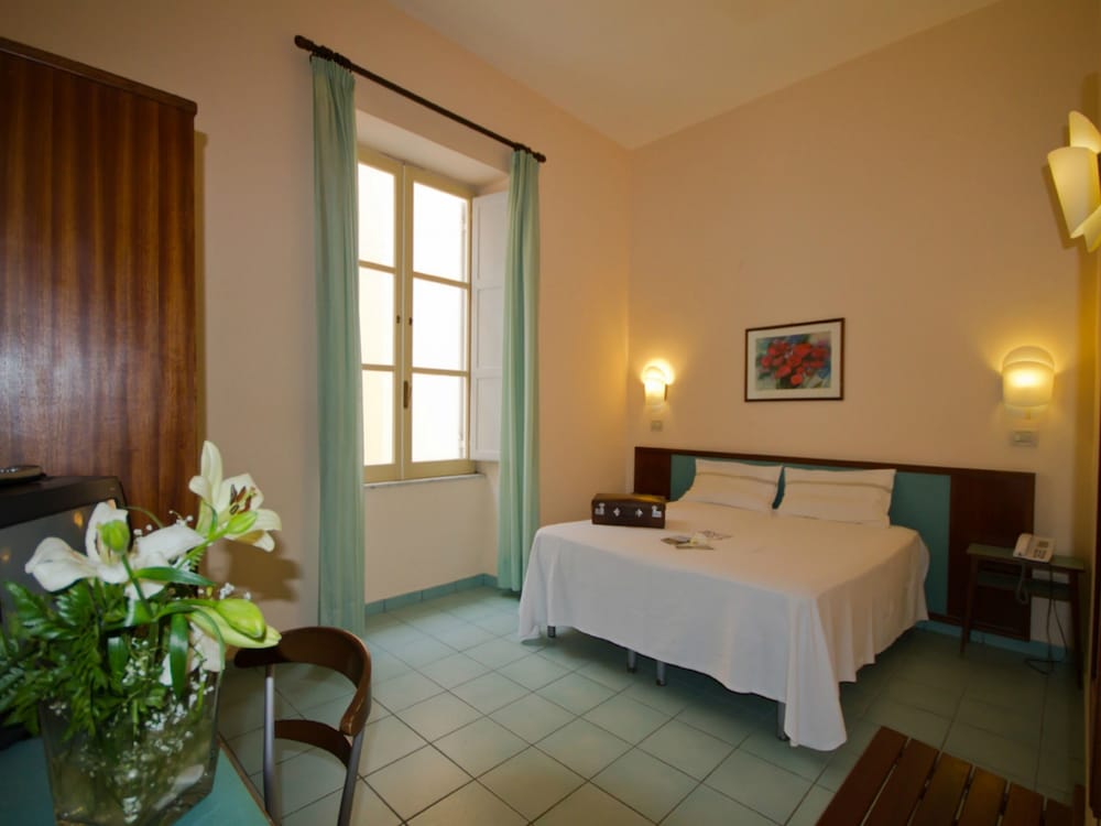 Basic Double or Twin Room photo 1