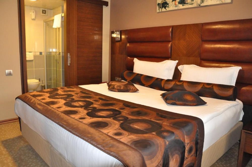 Double or Twin Room - Photo 10