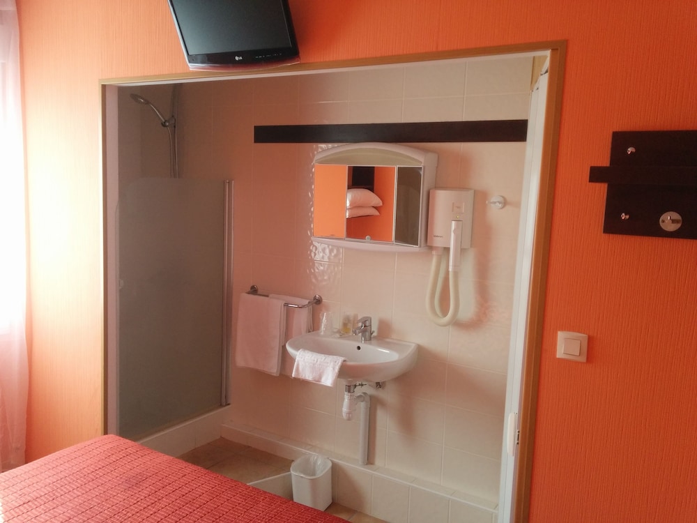 Standard Double Room photo 2