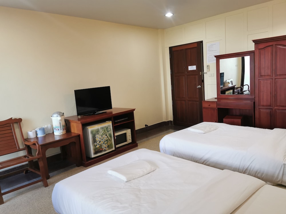 Standard Twin Room, 2 Twin Beds, Balcony photo 3