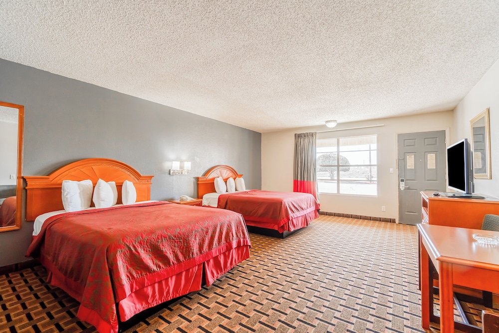 Room, 2 Queen Beds, Non Smoking photo 2