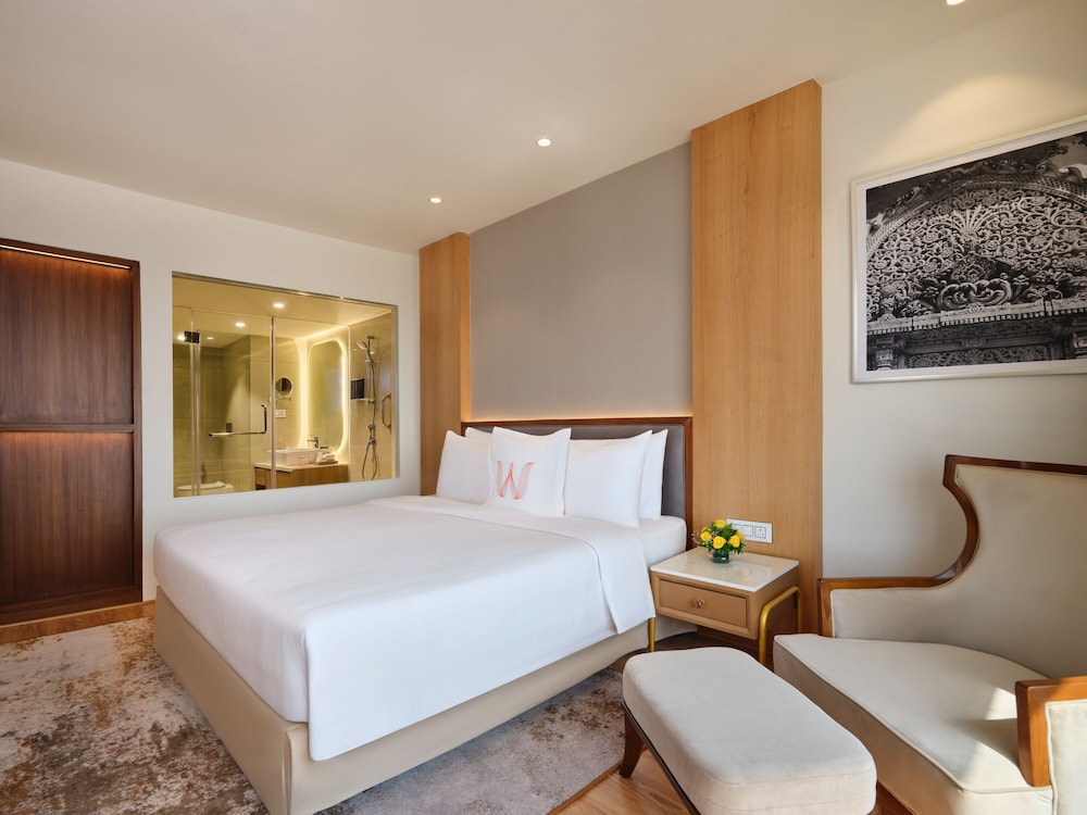 Suite, 1 King Bed photo 2