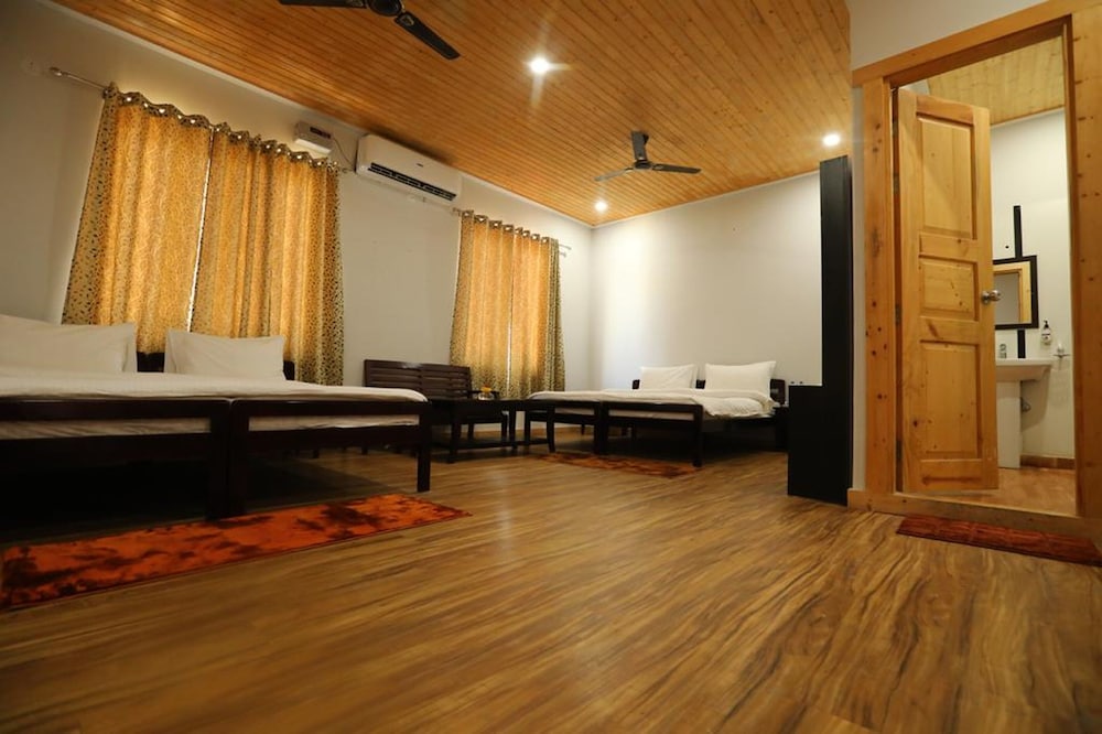 Family Room - Photo 1
