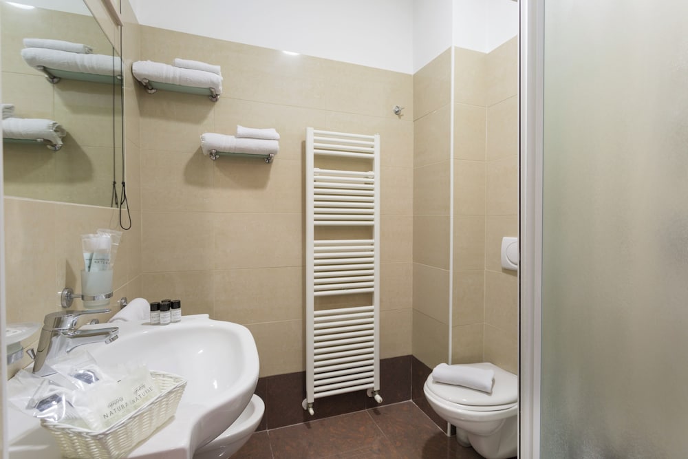 Double Room Single Use - Photo 27