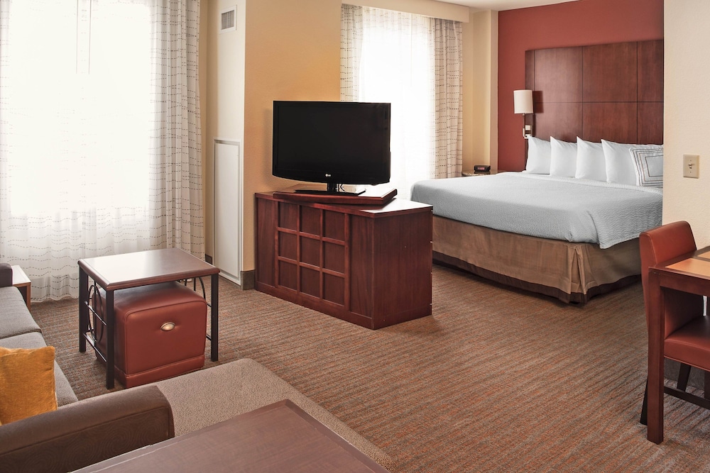 Studio, 1 King Bed with Sofa bed (Mobility/Hearing Accessible, Tub) photo 3