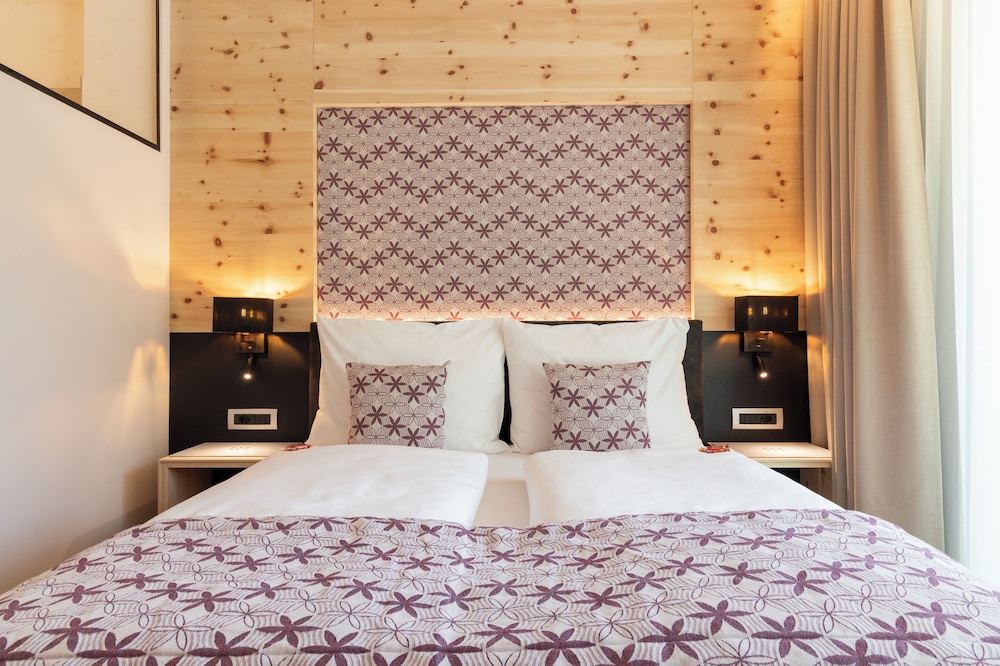 Standard Double Room Single Use, 1 Queen Bed photo 1