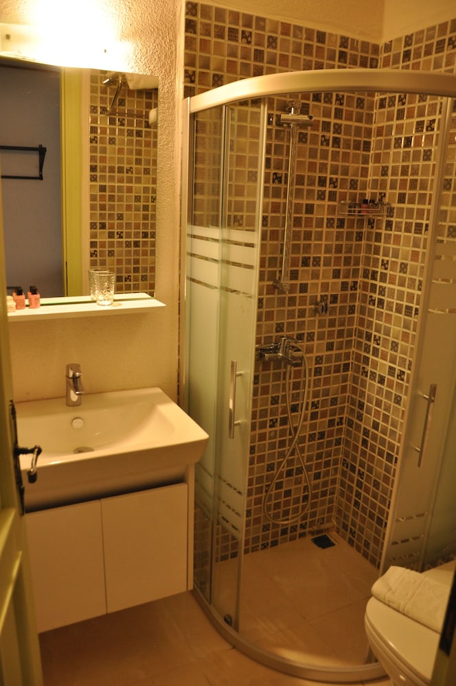 Economy Room photo 2