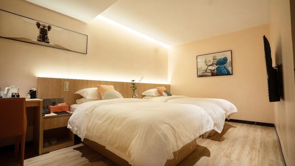 Signature Twin Room