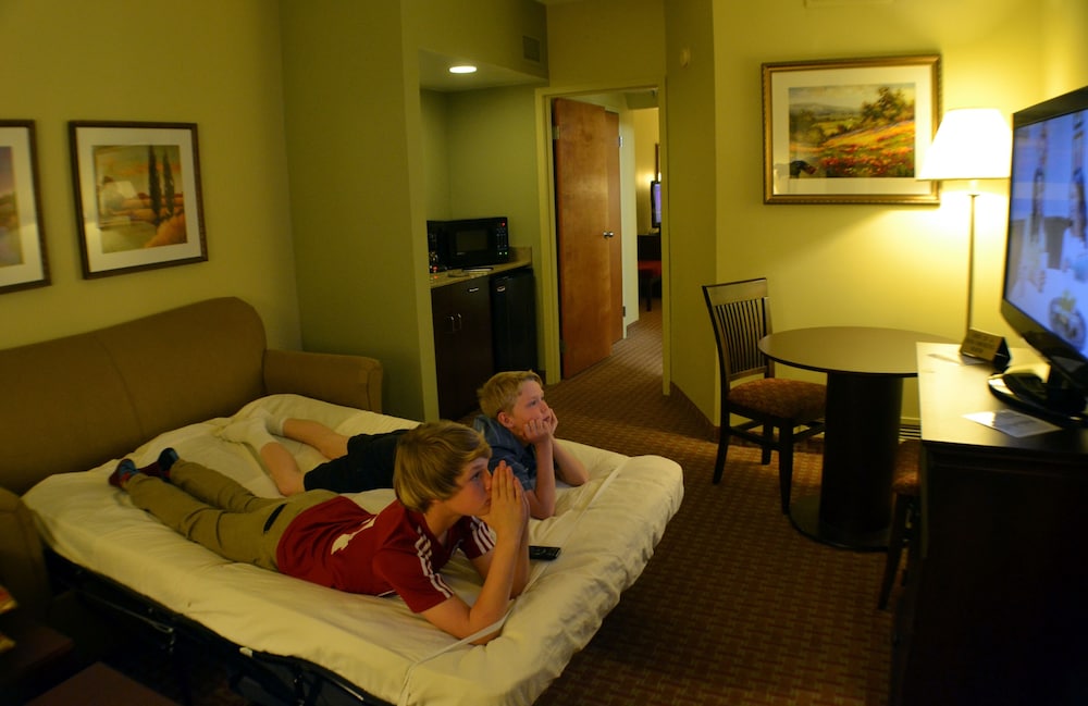 Suite, 1 King Bed with Sofa bed, Non Smoking - Photo 5