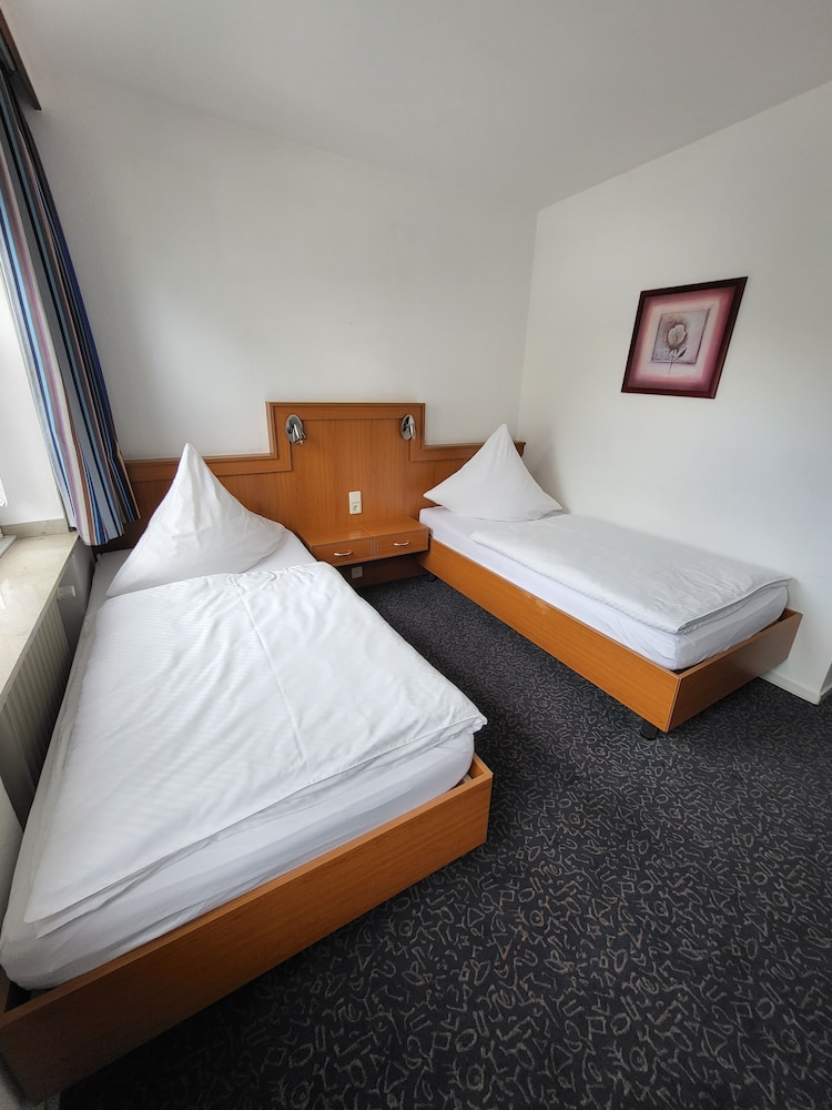 Comfort Room - Photo 2