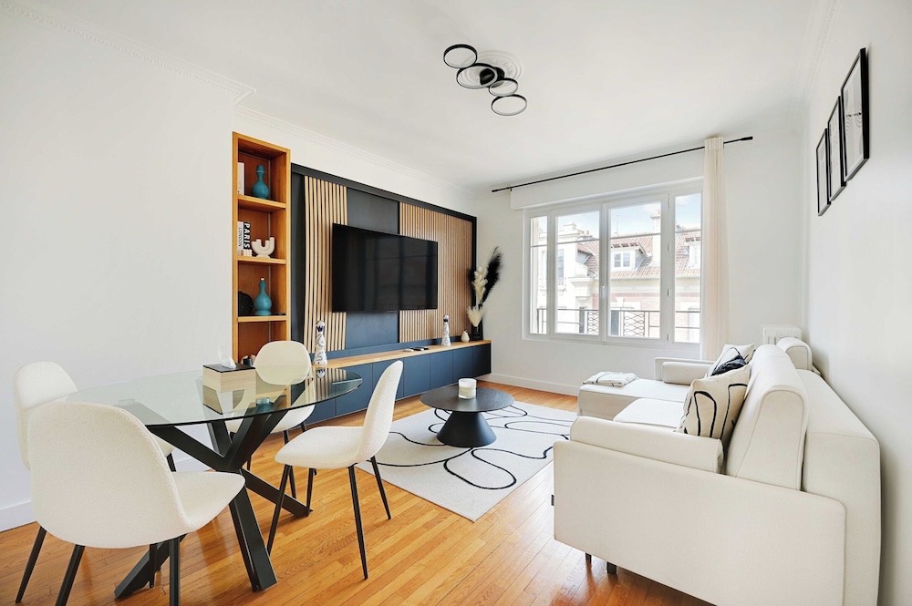 Apartment photo 1