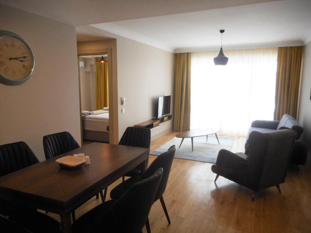 Family Apartment, Multiple Bedrooms photo 2