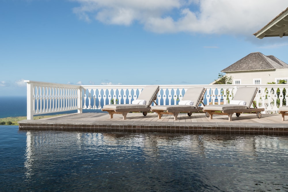 Luxury Two Bedroom Villa with Pool