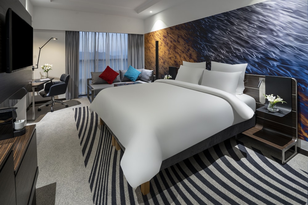 Junior Suite, 1 King Bed - Photo 1