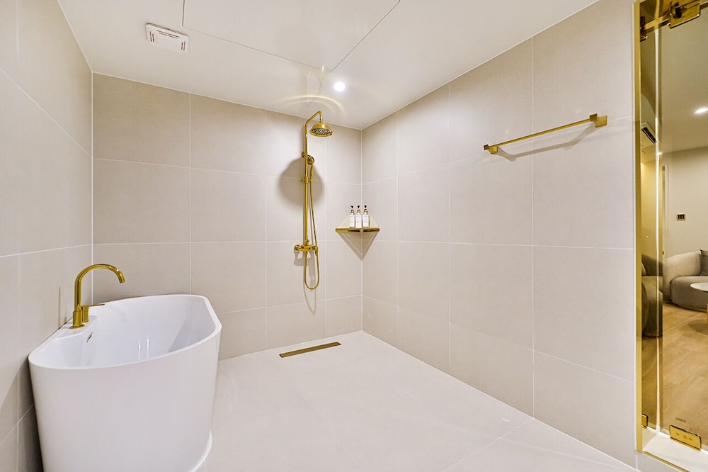 Family Suite - Photo 4