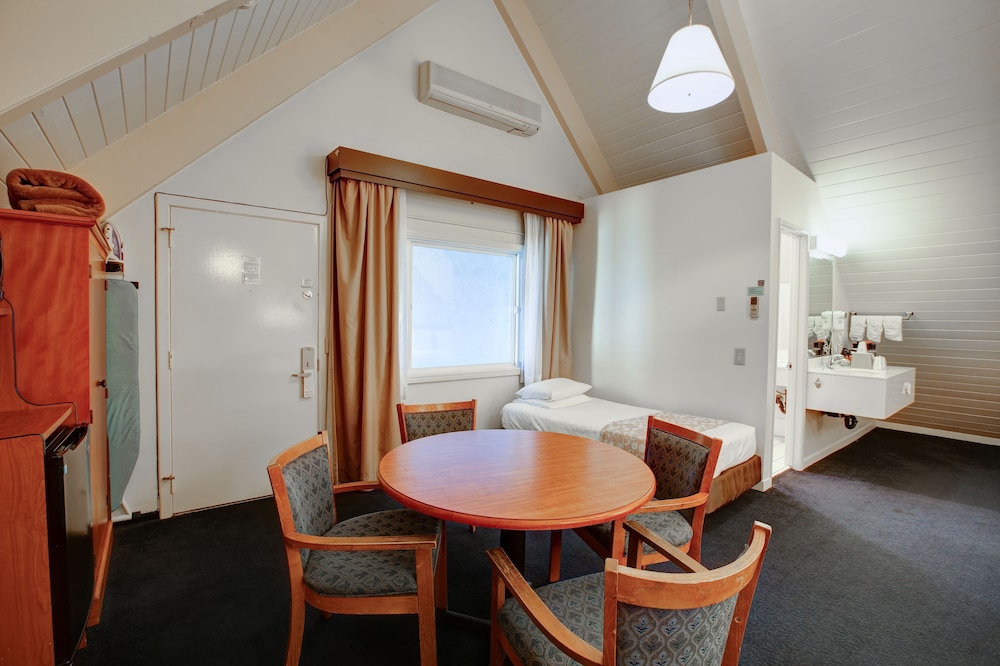 Family Quadruple Room, Multiple Beds photo 2