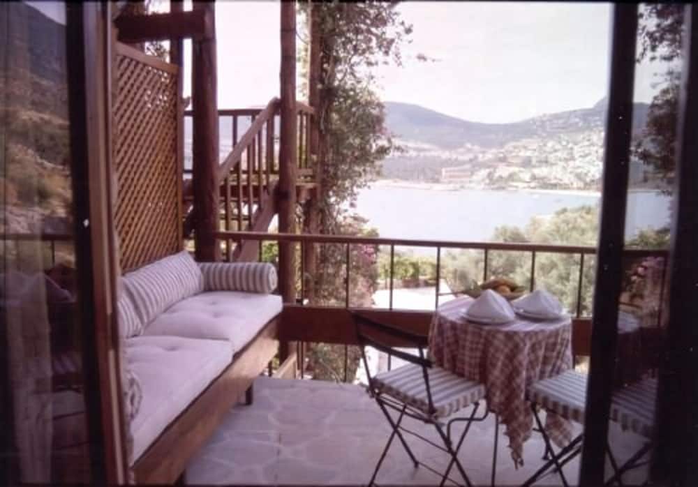 Junior Double Room, Jetted Tub, Sea View photo 2