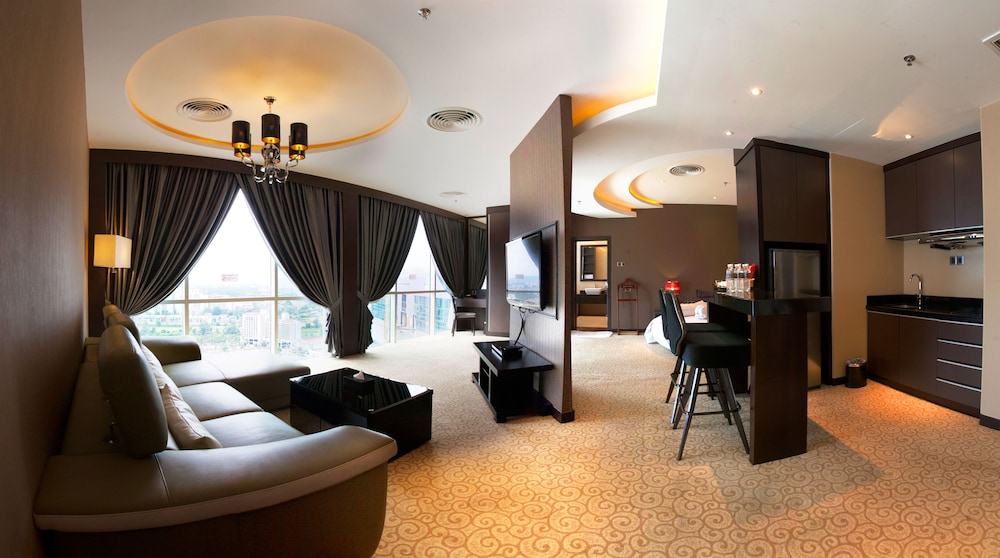 Honeymoon Room