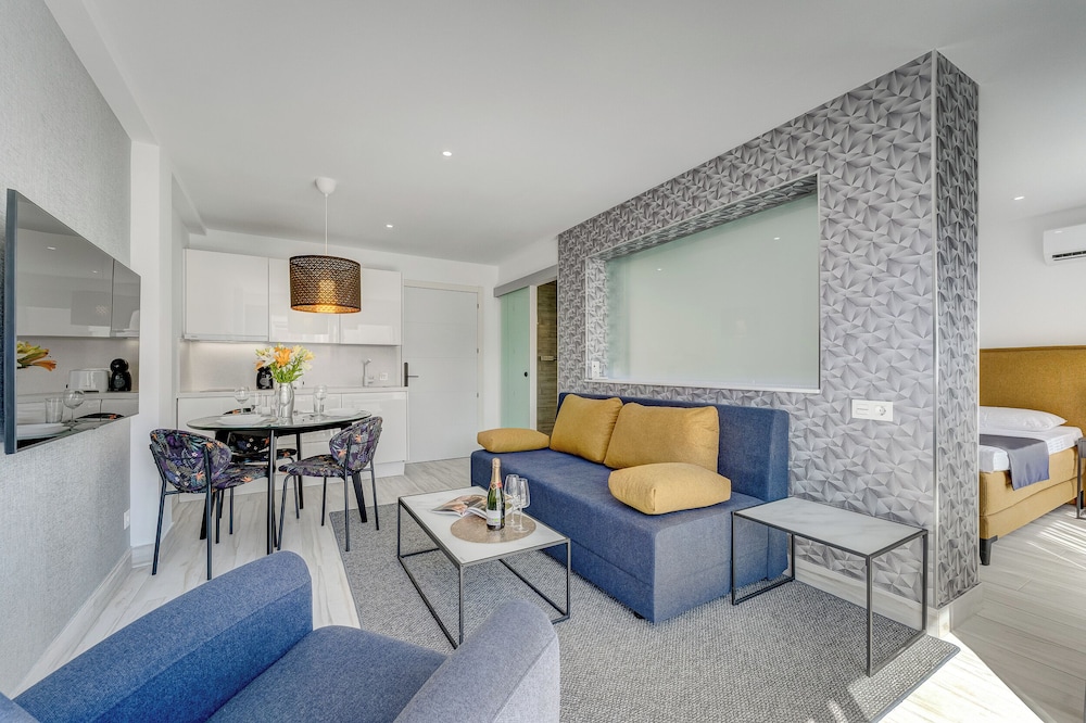 Panoramic Apartment, 1 Queen Bed with Sofa bed, Terrace, Ocean View