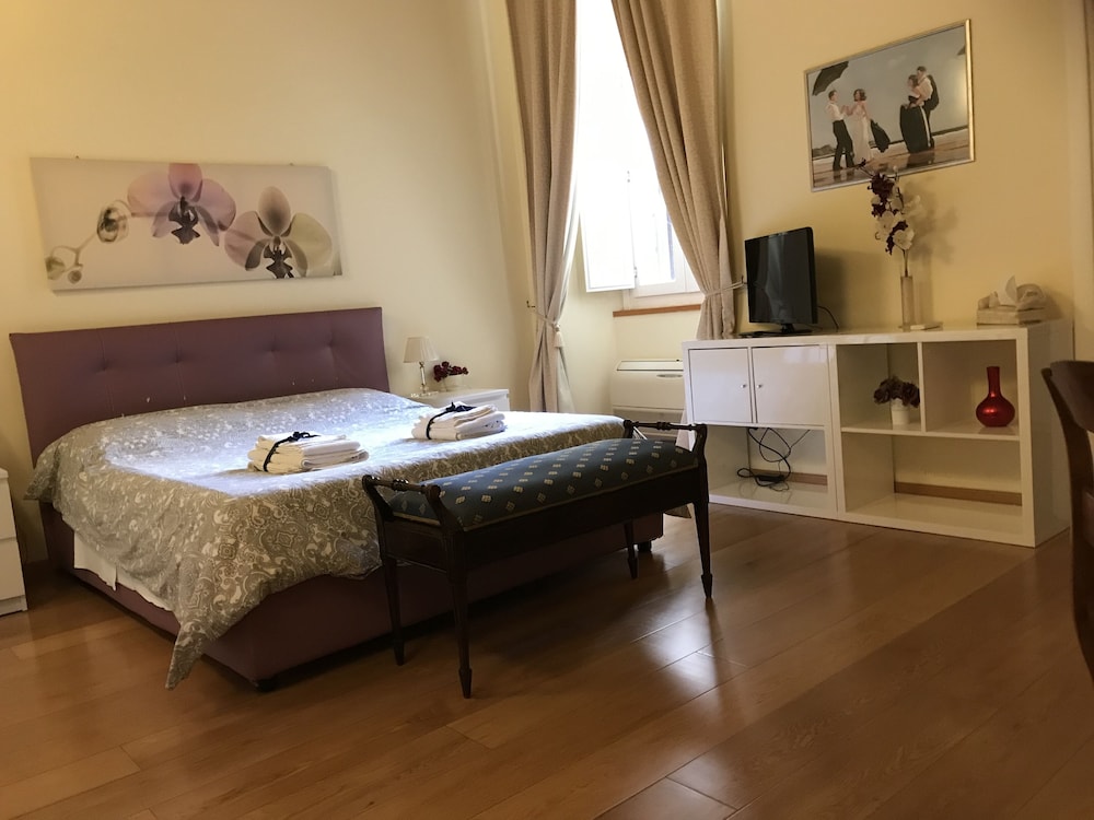 Comfort Suite photo 1
