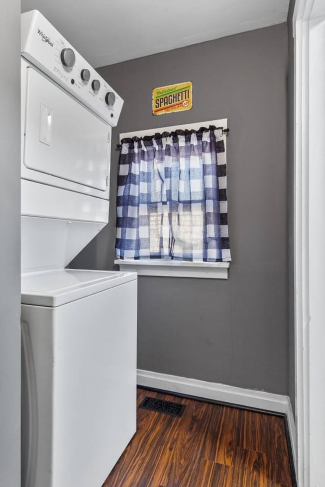 Signature House, 1 King Bed, Non Smoking, Kitchen photo 2