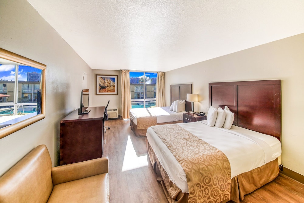 Standard Room, 2 Queen Beds, Pool View (Standard Double Room Poolview)