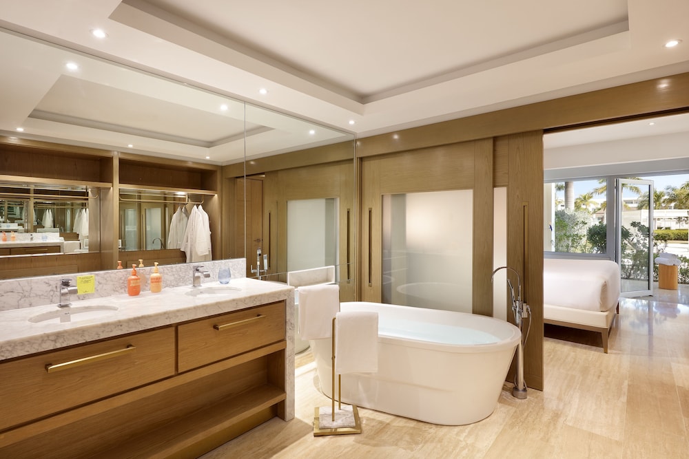 Suite (master, Swim-up)