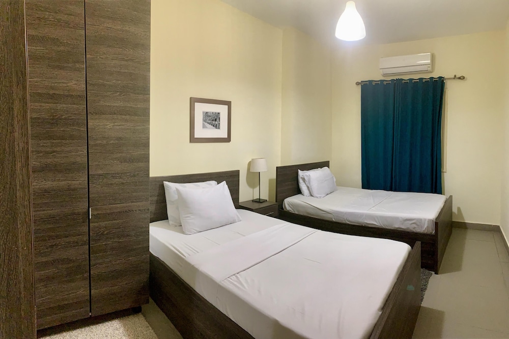 Deluxe Triple Room, City View photo 3