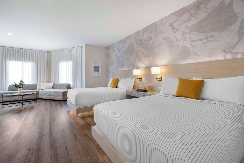 Presidential Suite, 2 Queen Beds, Accessible, Non Smoking