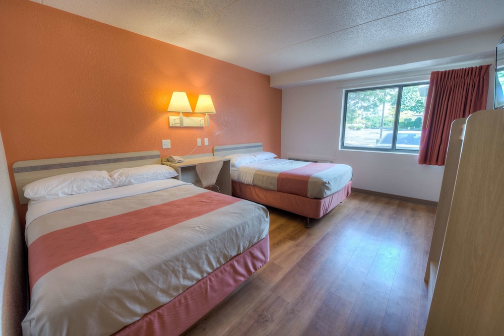 Standard Room, 2 Double Beds, Non Smoking