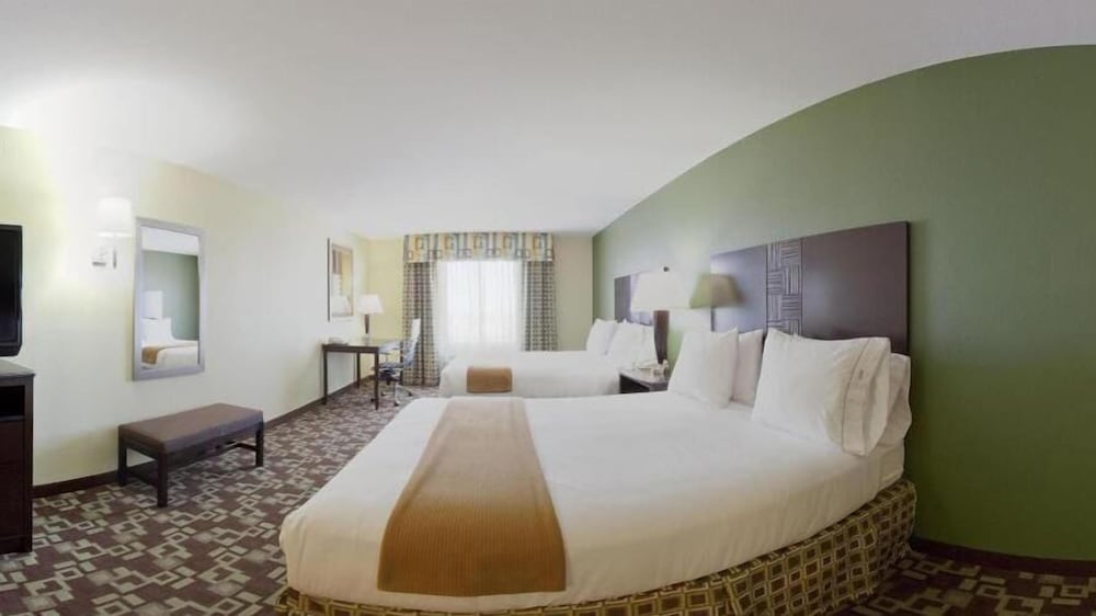Suite, Multiple Beds - Photo 6