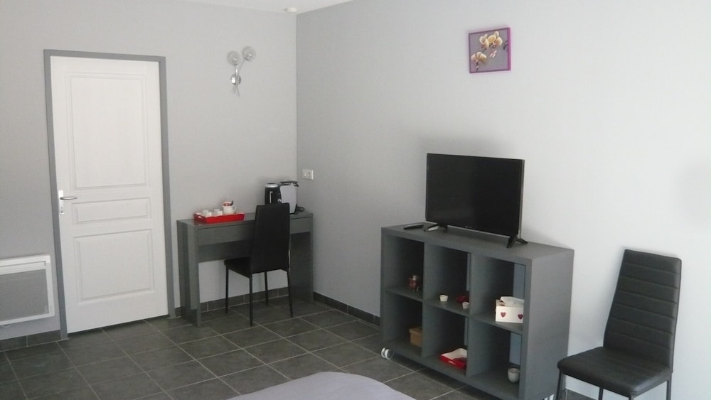 Comfort Double Room, 1 Queen Bed, Garden View (Baume) photo 3