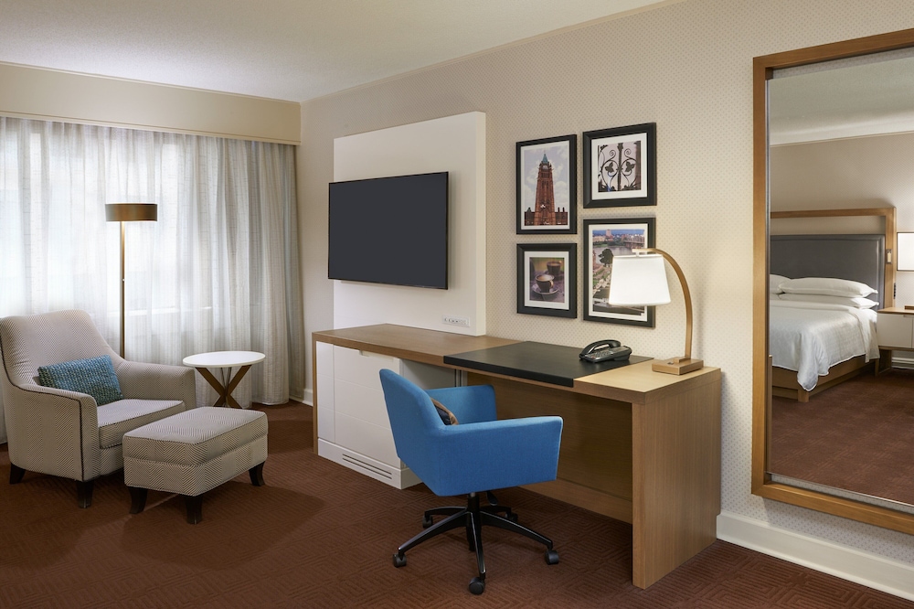 Executive Room, 1 King Bed, Executive Level