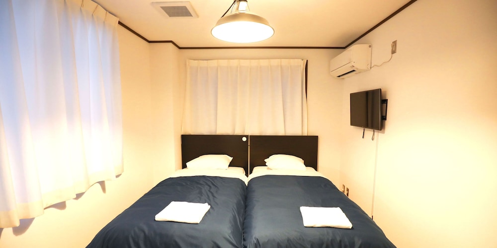 Standard Twin Room - Photo 1