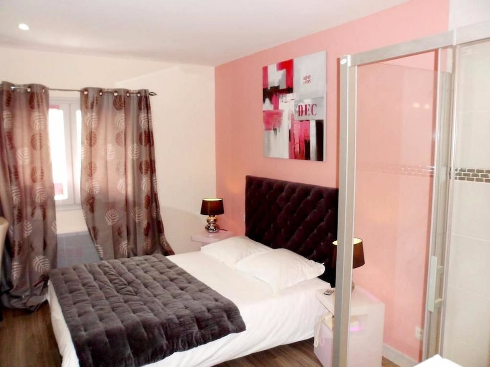 Standard Quadruple Room, 1 Bedroom, Private Bathroom photo 2