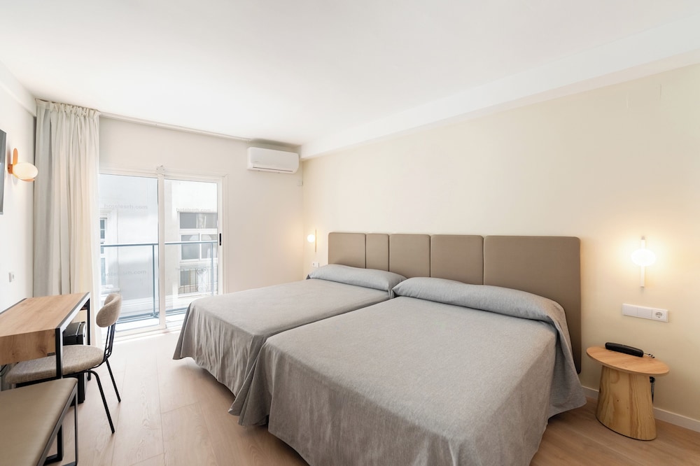 Superior Room, Terrace (3 Adults) - Photo 1