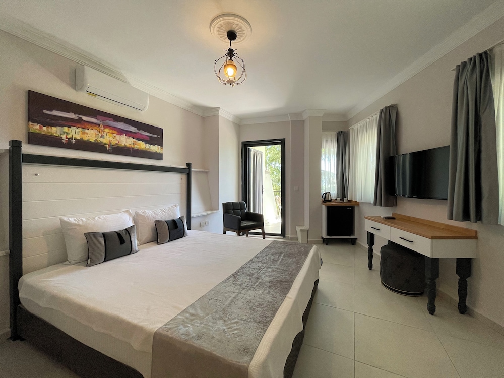 Comfort Double Room, 1 Queen Bed, Non Smoking, Sea View photo 2