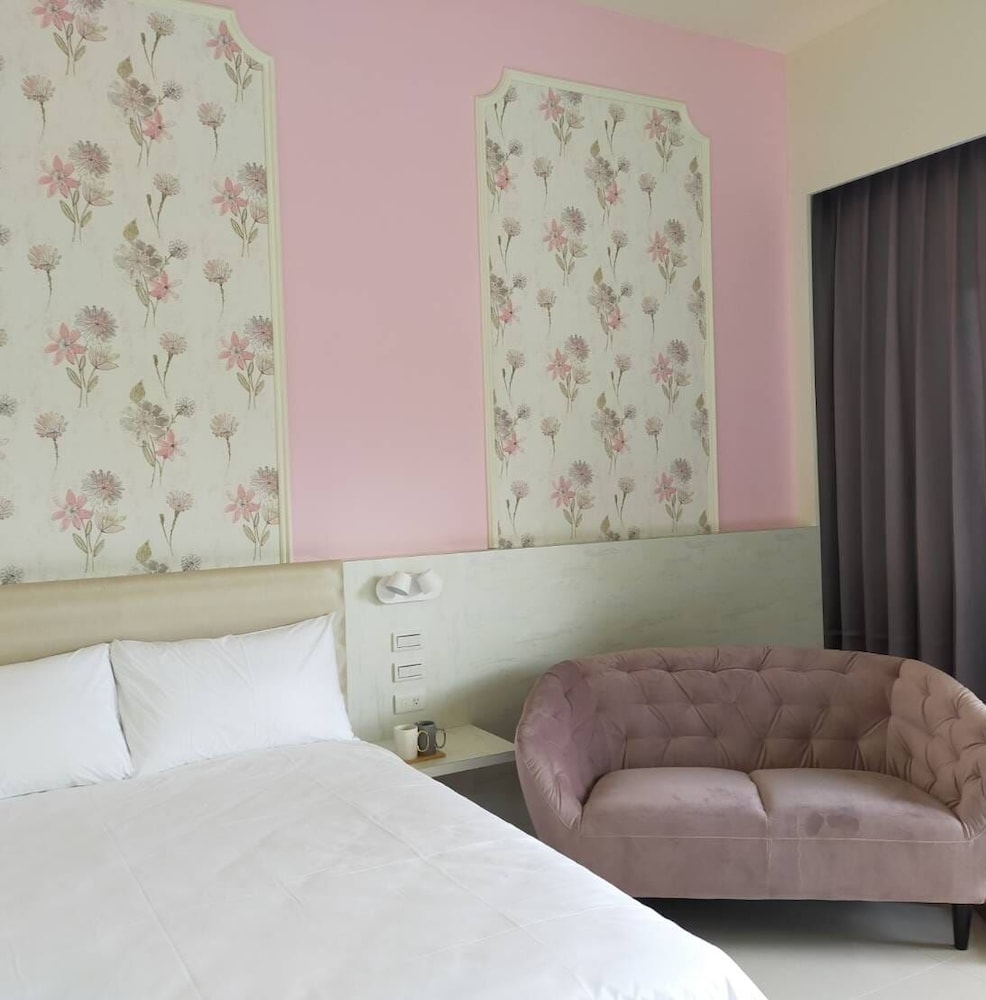 Double Room, Non Smoking - Photo 1