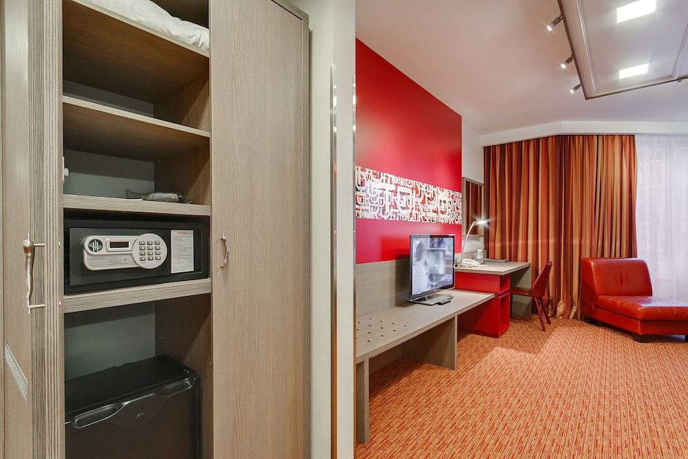 Deluxe Double or Twin Room photo 2