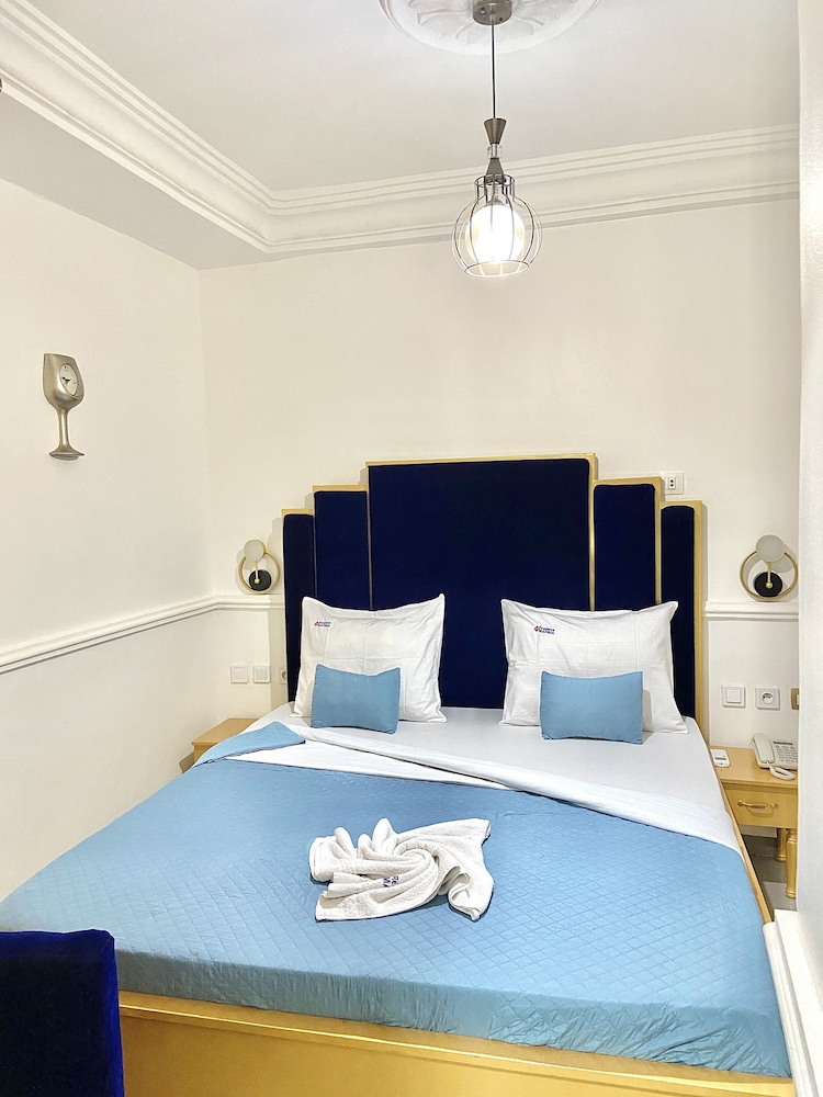 Standard Double Room photo 2