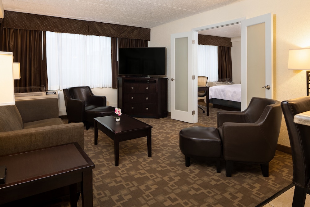 Suite, 2 Queen Beds, Accessible (Communications) photo 1