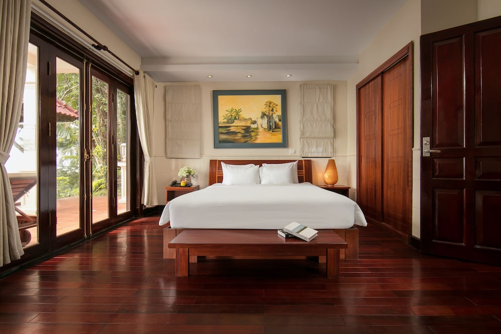 One Bedroom Beach Front Villa with Private Pool - Photo 16