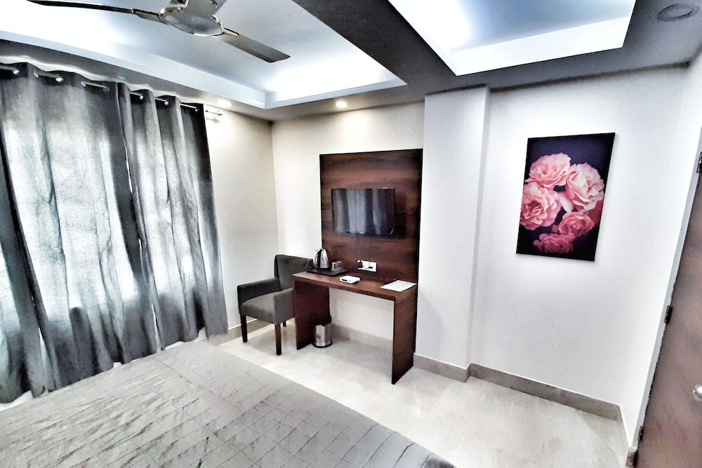 Deluxe Room - Photo 15