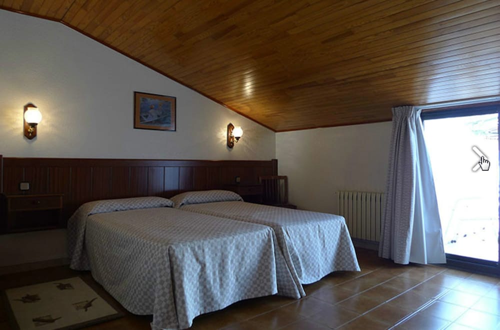 Standard Double Room - Photo 3