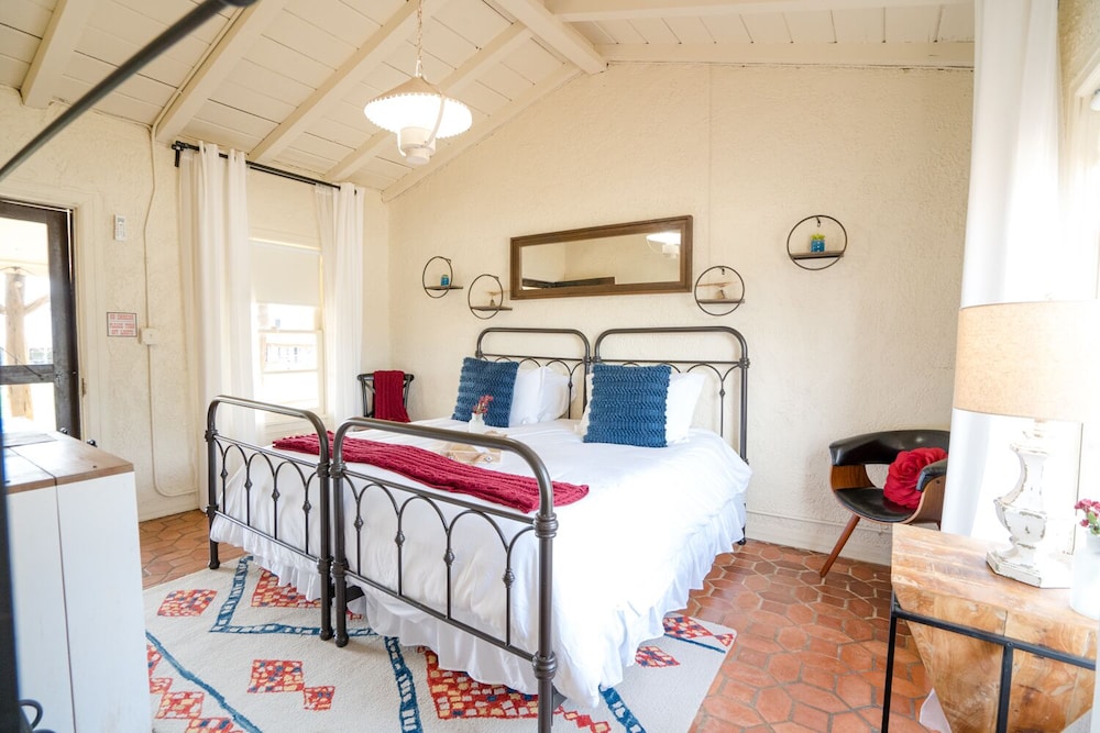 Comfort Room, 1 King Bed photo 1