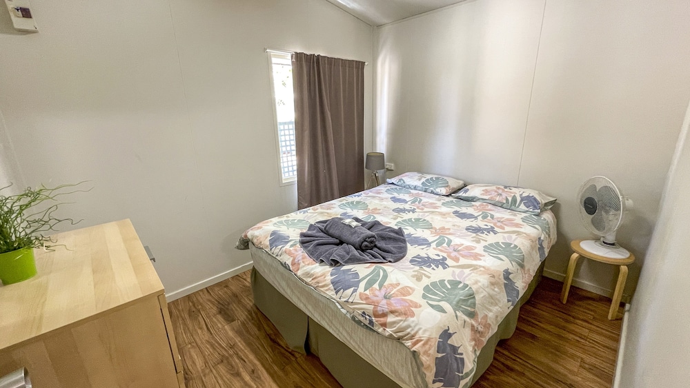 Standard Cabin – Shared Bathroom (No Bathroom inside Room) photo 1