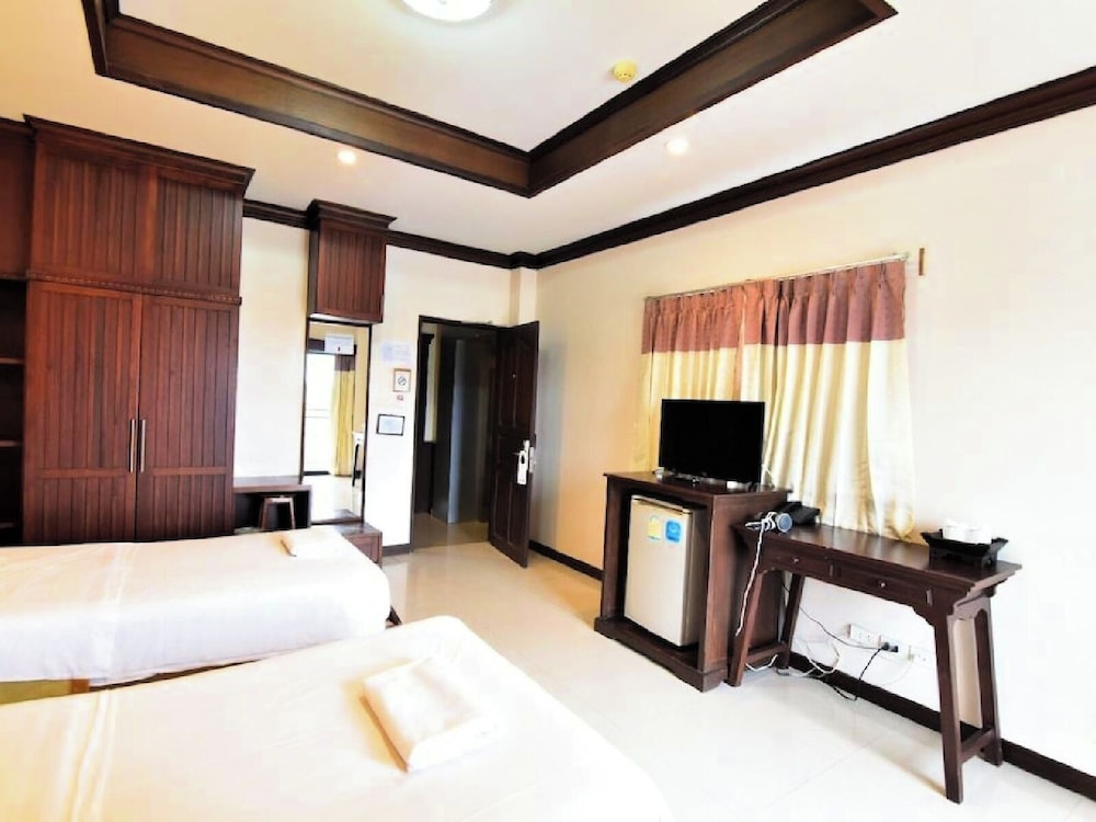 Standard Twin Room - Photo 6