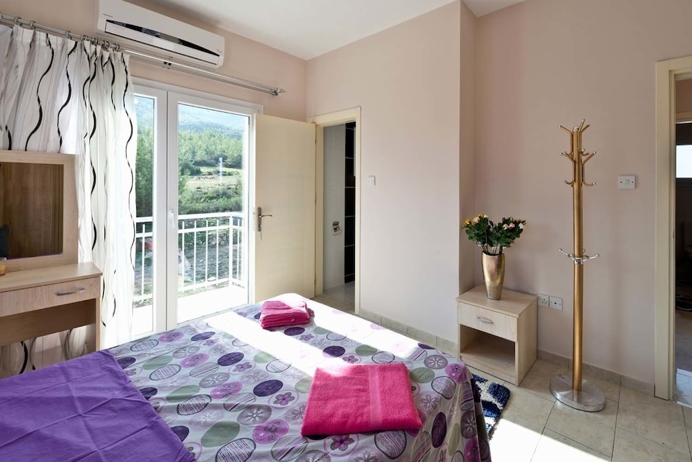 Villa photo 3
